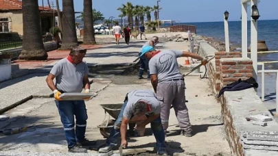 Burhaniye Belediyesi Fen İşleri Müdürlüğü ekipleri, çalışmalarını hız kesmeden sürdürüyor. İlçe genelindeki çalışmalar, yaz sezonu öncesinde yoğun bir şekilde devam ediyor