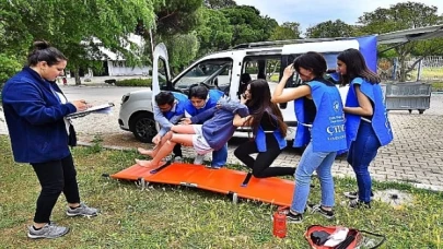 Büyükşehir’den gençlere “İlk Yardım Turnuvası” Gençler hayat kurtarmak için yarıştı
