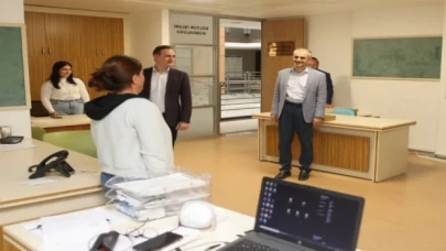 Çayırova’da Başkan Çiftçi birimleri gezdi