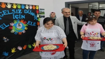 Çayırova’da engelsiz yüreklerden annelere kurabiye