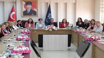 Cumhuriyet Halk Partisi  Aydın İl Kadın Kolları Başkanı Ayşe Özdemir  Özlem Çerçioğlu’na nezaket ziyaretinde bulundu