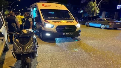 Direksiyon hakimiyetini kaybeden motosiklet sürücüsü yaralandı