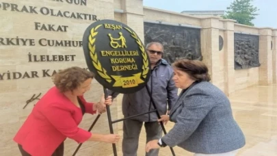 Edirne Keşan’da engellilerden çelenk