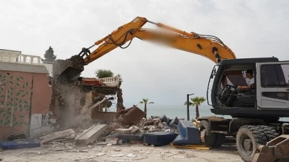 Edremit’te kaçak yapılara geçit yok