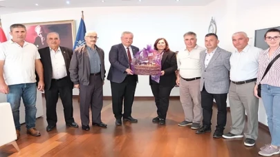 Efeler Ziraat Odası Başkanı Mehmet Kendirlioğlu Aydın Büyükşehir Belediye Başkanı Özlem Çerçioğlu’na nezaket ziyaretinde bulundu