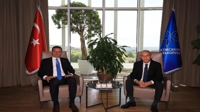 Ekrem İmamoğlu, Küçükçekmece Belediye Başkanı Kemal Çebi’ye tebrik ziyaretinde bulundu