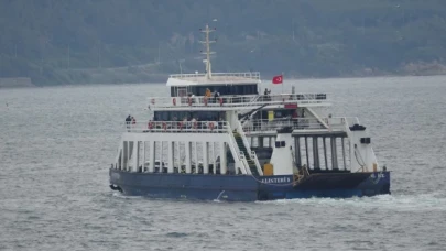 Gökçeada feribot seferlerine 'fırtına' engeli