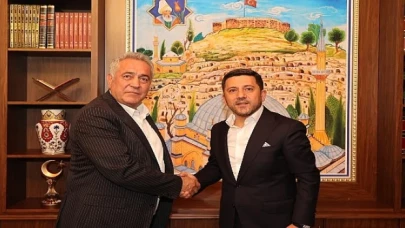 Göreme Belediye Başkanı Ömer Eren ve Niğde Aktaş Belediye Başkanı Kamber Aktaş, Nevşehir Belediye Başkanı Rasim Arı’ya 'hayırlı olsun’ ziyaretinde bulundu