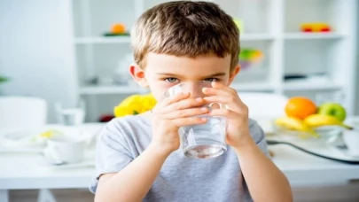 Havalar ısındı, vakalar artıyor... Çocuk ishalinde sıvı kaybına dikkat!