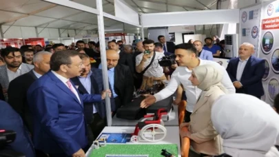 Hisarcıklıoğlu’dan Bilişim Fuarı’na tam not