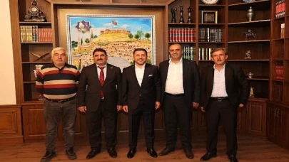 Horasan Belediye Başkanı Hayrettin Özdemir, Nevşehir Belediye Başkanı Rasim Arı’ya hayırlı olsun ziyaretinde bulundu