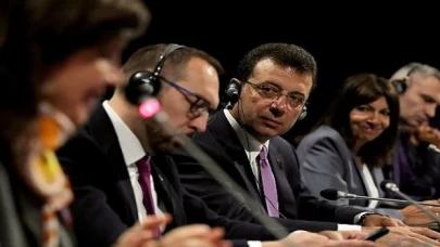 İBB Başkanı Ekrem İmamoğlu, Fransa’nın başkenti Paris’te düzenlenen 'Avrupa Beledı̇ye Başkanları Zı̇rvesı̇’nde konuştu