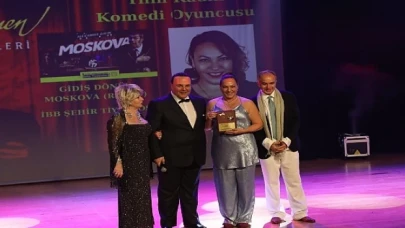 İstanbul Büyükşehir Belediyesi Şehir Tiyatroları, Üstün Akmen Ödülleri’nde 3 ödüle layık görüldü