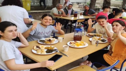 İzmir’de ‘Okulumda Sağlıklı Besleniyorum’ programı sürüyor