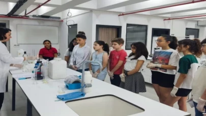 İzmirli öğrenciler akademisyenlerle buluştu