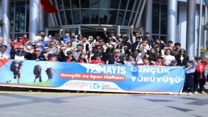 İzmitli gençler, 19 Mayıs Gençlik Yürüyüşünde buluştu