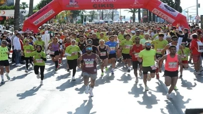 Karşıyaka tek yürek oldu, Zübeyde Anne’ye koştu!