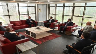 Kaymakam Atilla Kantay’dan Başkan Ferdi Zeyrek’e ziyaret