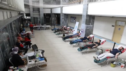 Kayseri Büyükşehir personelinden ERÜ Kan Merkezi’ne “kan bağışı” desteği