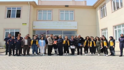 Kayseri İtfaiyesi üniversitelilere mesleği tanıttı