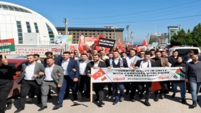 Kocaeli’de üniversite öğrencilerinden İsrail protestosu