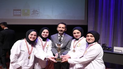 Konya Büyükşehir’in Yarışmalarında Başarı Gösteren Öğrencilere Ödülleri Verildi