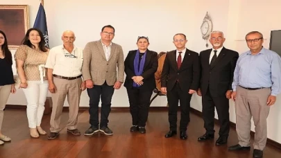 Kuyucak Belediye Başkanı Uğur Doğanca Aydın Büyükşehir Belediye Başkanı Özlem Çerçioğlu’na nezaket ziyaretinde bulundu