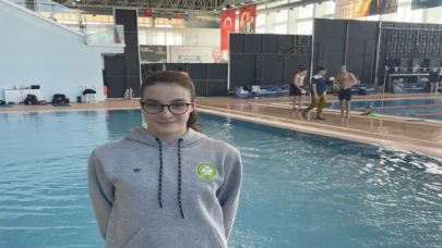 Manisalı yüzücü Cemre, Milli Takım biletini aldı