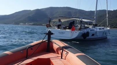Marmaris’te karaya oturan tekne kurtarıldı