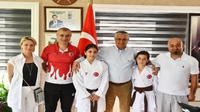 Milli karatecilerden Başkan Topaloğlu’na ziyaret