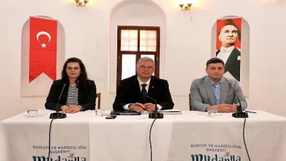 Mudanya Belediyesi Mayıs Ayı Olağan Meclis Toplantısı’nda Mudanya Dolgu Alanı’nda bulunan Kapalı Pazar Yeri’nin yeniden kullanıma açılması oy birliği ile kabul edildi