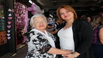 Muğla Marmaris’te çocuklar anneler ve ninelerle buluştu