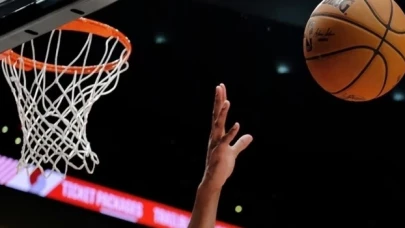 NBA Batı Konferansı'nda Timberwolves, Doğu Konferansı'nda Pacers finale çıktı