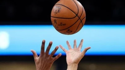 NBA'de Mavericks, Timberwolves'u 108-105 yenerek seride 1-0 öne geçti