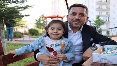 Nevşehir Belediye Başkanı Rasim Arı, 2000 Evler ve 15 Temmuz Mahallelerinde belediye ekiplerince gerçekleştirilen yol bakım ve onarım çalışmalarını inceledi