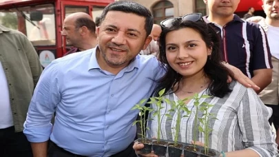 Nevşehir’de yerli tarımsal üretimi artırmak ve üreticiyi desteklemek amacıyla 50 bin sebze fidesi düzenlenen törenle ücretsiz olarak dağıtıldı