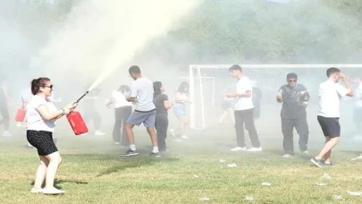 Öğrenciler Renk Festivali’nde stres attı