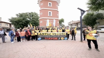 Öğretmene şiddete düdüklü alkışlı protesto