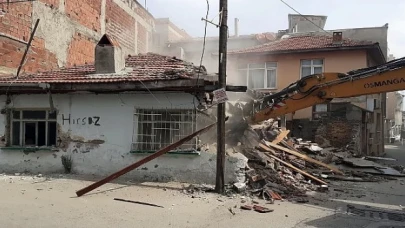 Osmangazi’de metruk bina mesaisi