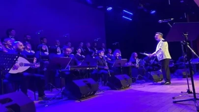 Sağlık çalışanları hayatını kaybeden meslektaşlarının çocuklarına eğitim desteği için konser verdi