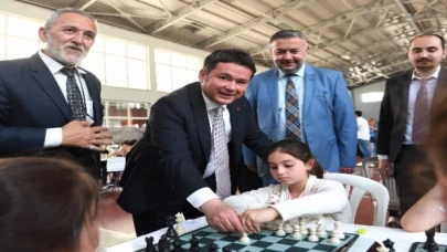Satranç turnuvasında ilk hamle Başkan Aydın’dan  
