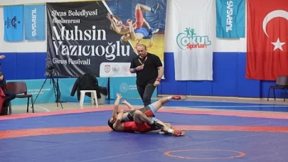 Sivas Belediyesi öncülüğünde düzenlenen “Uluslararası Muhsin Yazıcıoğlu Güreş Festivali” başladı