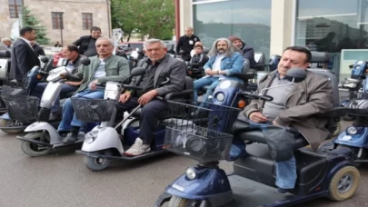 Sivas’ta engelli vatandaşlar akülü araçlarına kavuştu