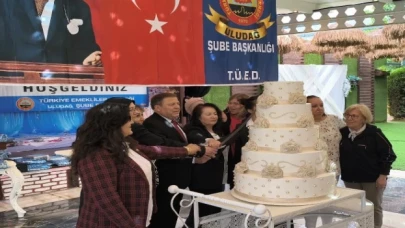 Türkiye Emekliler Derneği, Anneler Günü’nü kutladı