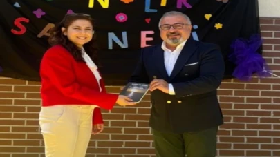 Ünlü halk ozanı ’Çotem’ şenliklerinde çocuklarla buluştu