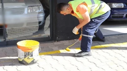 Yayalar için kaldırımlarda düzenleme yapılıyor