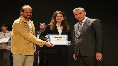 ZEYGEM Atölyelerini Başarıyla Tamamlayan Gençler Sertifikalarını Başkan Arısoy’un Elinden Aldılar