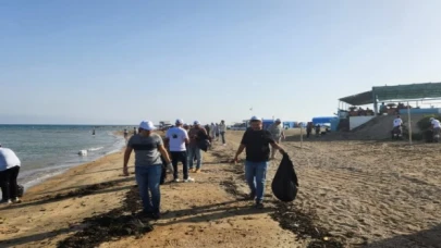 Adana Büyükşehir’den Karataş’ta çevre temizliği
