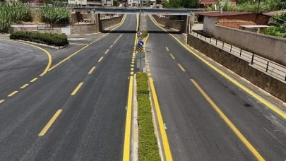Aydın Büyükşehir Belediyesi, birçok farklı noktada yol yapım çalışmalarına hızla devam ediyor