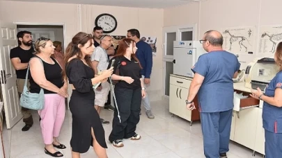 Balçova Belediye Başkanı Onur Yiğit, İzmir’de hayvan hakları alanında faaliyet gösteren yerel ve ulusal ölçekli derneklerle bir araya geldi